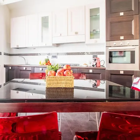 Laura アパート *